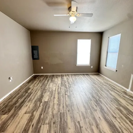 $1,200 | 1304 East 15th Street, Lubbock, TX 79403