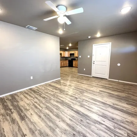 $1,200 | 1304 East 15th Street, Lubbock, TX 79403