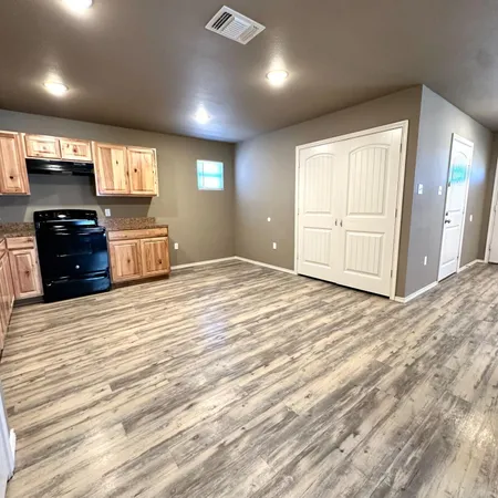 $1,200 | 1304 East 15th Street, Lubbock, TX 79403