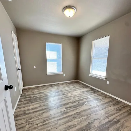 $1,200 | 1304 East 15th Street, Lubbock, TX 79403