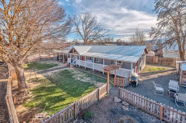 $362,000 | 320 South Superior Street, Cambridge, ID 83610