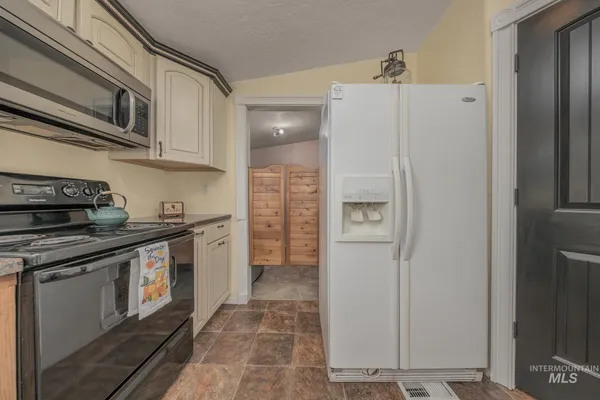 $362,000 | 320 South Superior Street, Cambridge, ID 83610