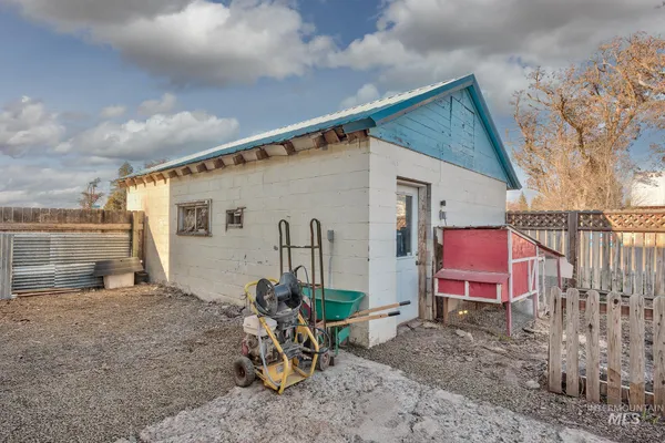 $362,000 | 320 South Superior Street, Cambridge, ID 83610