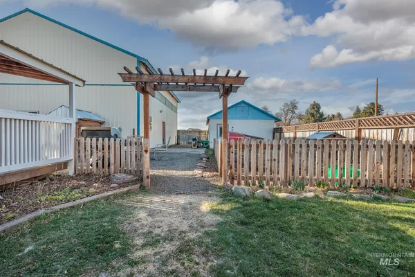 $362,000 | 320 South Superior Street, Cambridge, ID 83610