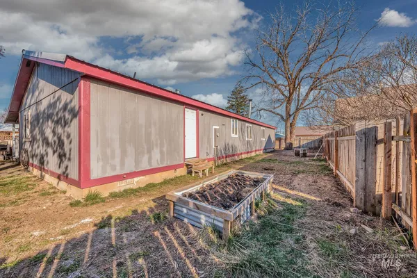 $362,000 | 320 South Superior Street, Cambridge, ID 83610