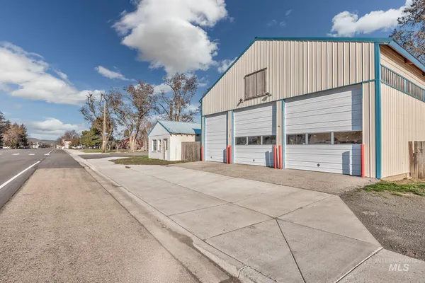 $362,000 | 320 South Superior Street, Cambridge, ID 83610