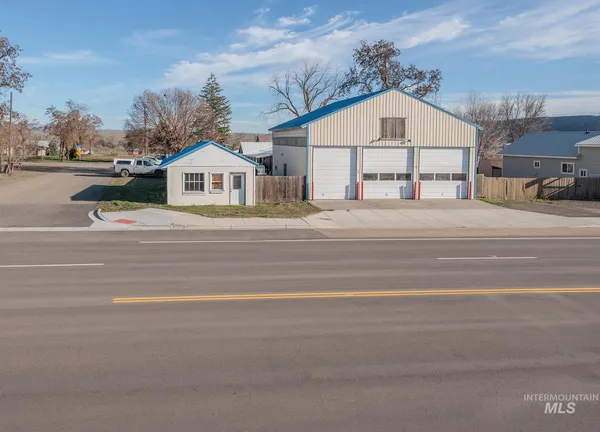 $362,000 | 320 South Superior Street, Cambridge, ID 83610