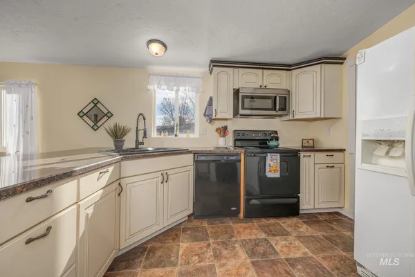 $362,000 | 320 South Superior Street, Cambridge, ID 83610