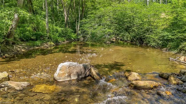 $285,000 | 16 North Old Nc Highway 16, Millers Creek, NC 28651