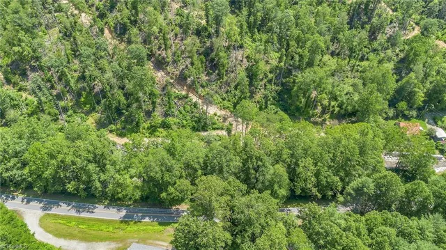 $285,000 | 16 North Old Nc Highway 16, Millers Creek, NC 28651