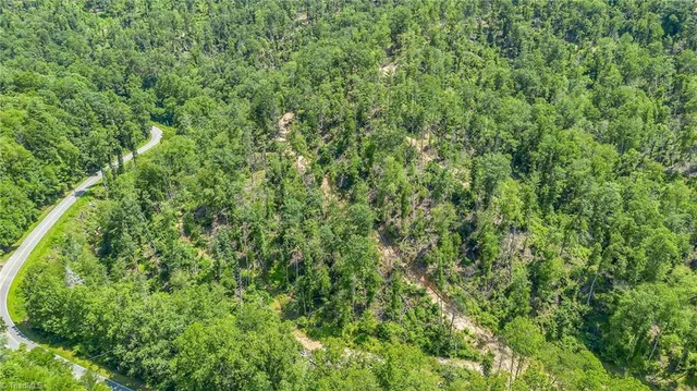 $285,000 | 16 North Old Nc Highway 16, Millers Creek, NC 28651