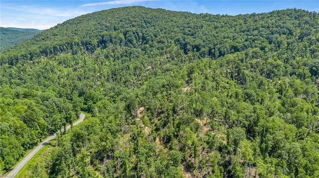 $285,000 | 16 North Old Nc Highway 16, Millers Creek, NC 28651