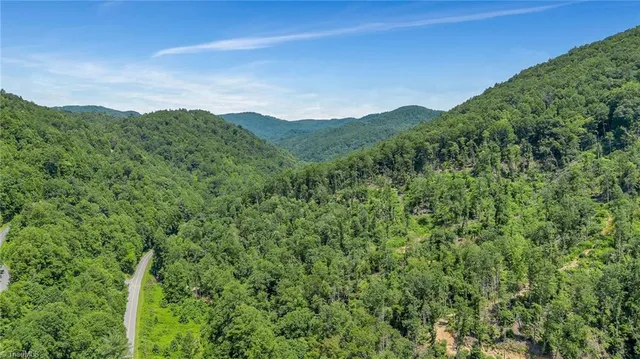$285,000 | 16 North Old Nc Highway 16, Millers Creek, NC 28651