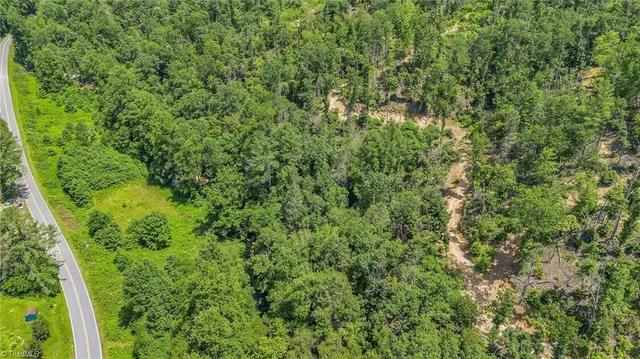 $285,000 | 16 North Old Nc Highway 16, Millers Creek, NC 28651