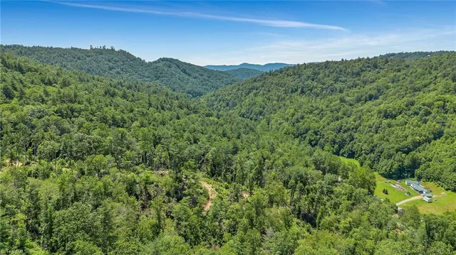 $285,000 | 16 North Old Nc Highway 16, Millers Creek, NC 28651