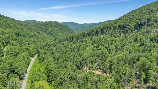 $285,000 | 16 North Old Nc Highway 16, Millers Creek, NC 28651