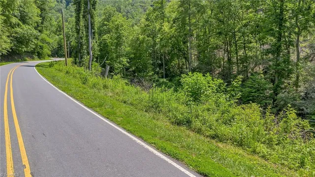 $285,000 | 16 North Old Nc Highway 16, Millers Creek, NC 28651