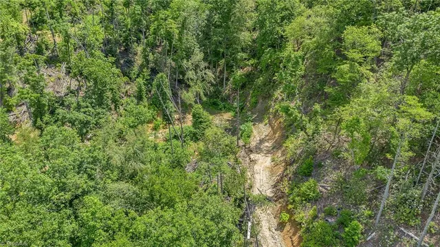 $285,000 | 16 North Old Nc Highway 16, Millers Creek, NC 28651