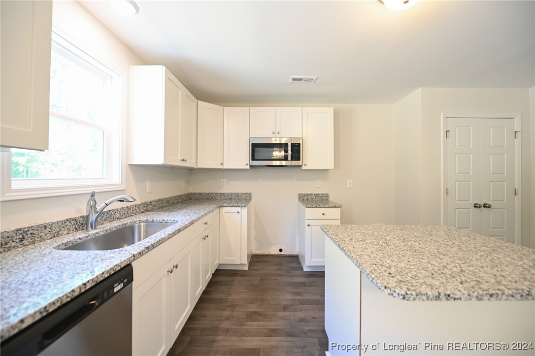1737 Ragsdale Road Hope Mills, NC 28348 - Photo 12 of 33 Gallery Image 12