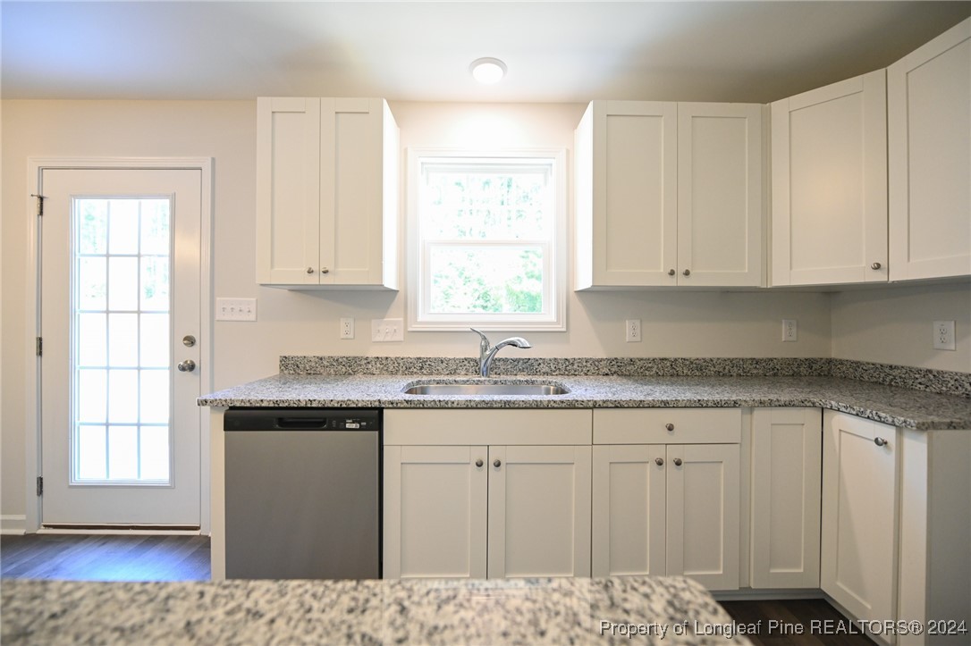 1737 Ragsdale Road Hope Mills, NC 28348 - Photo 13 of 33 Gallery Image 13