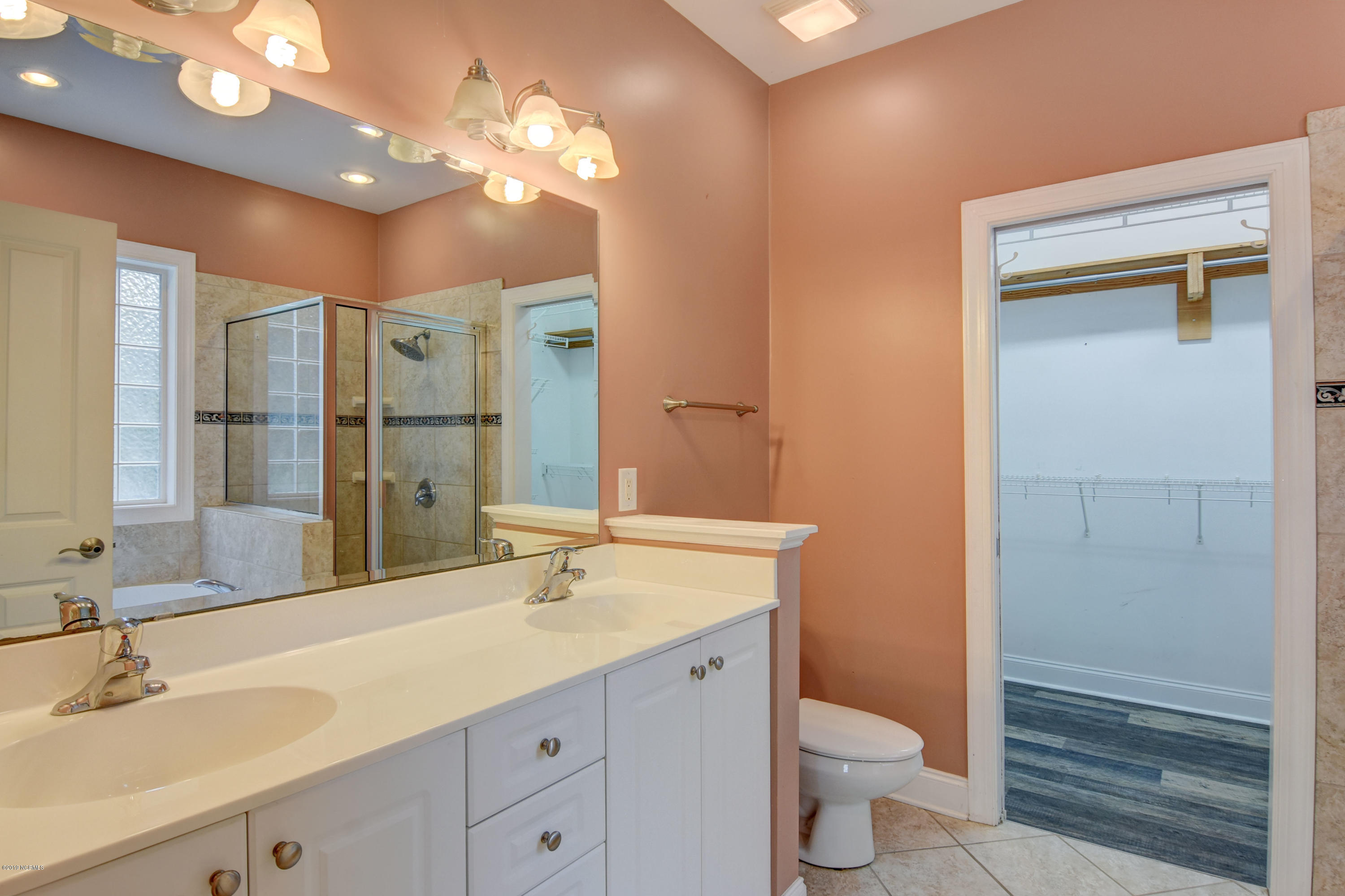 321 Rivage Promenade Wilmington, NC 28412 - Photo 23 of 36 Master Bath with Walk-in Closet