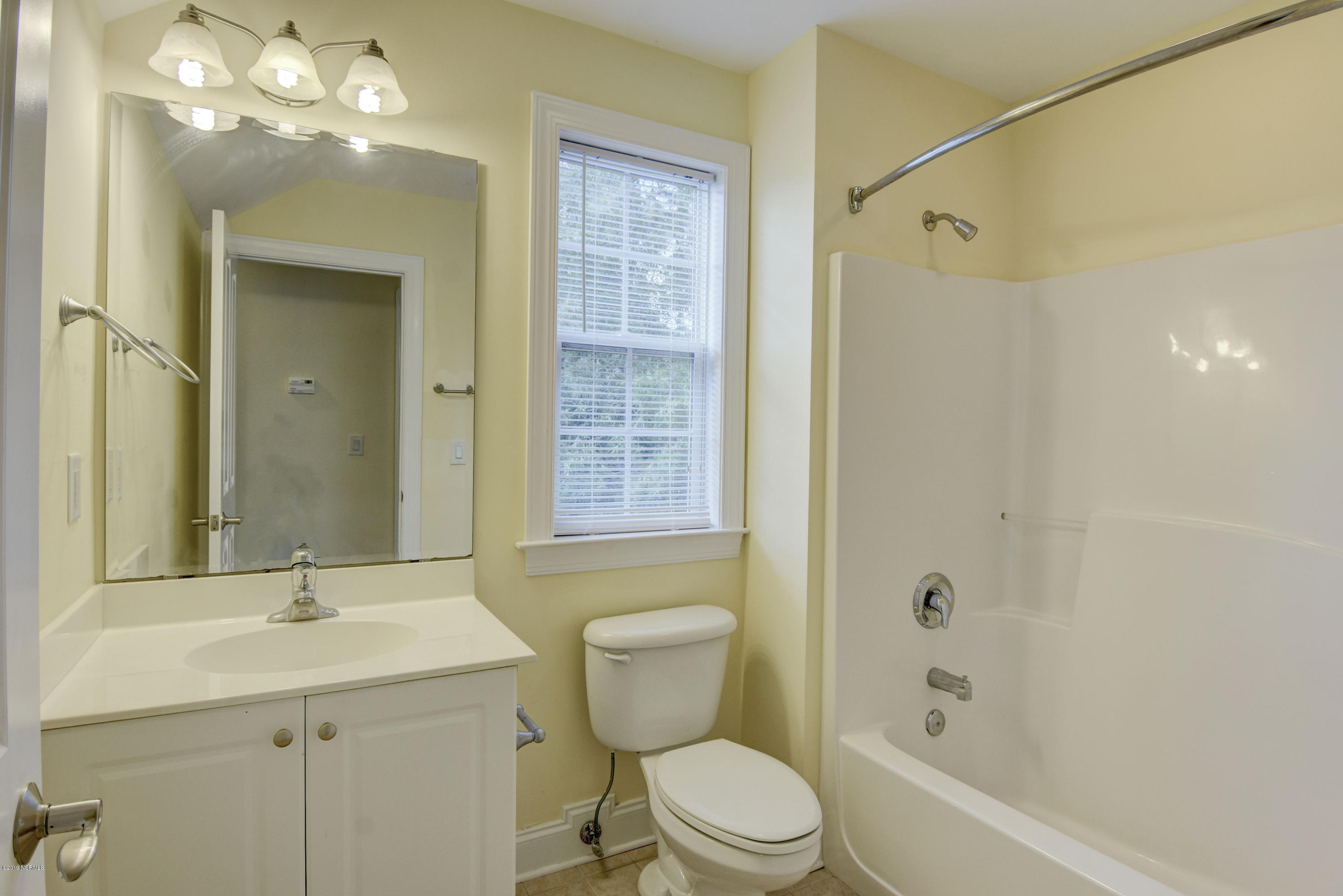 321 Rivage Promenade Wilmington, NC 28412 - Photo 34 of 36 3rd Full bath Upstairs.