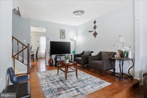 $2,850 | 459 Virginia Avenue, Herndon, VA 20170