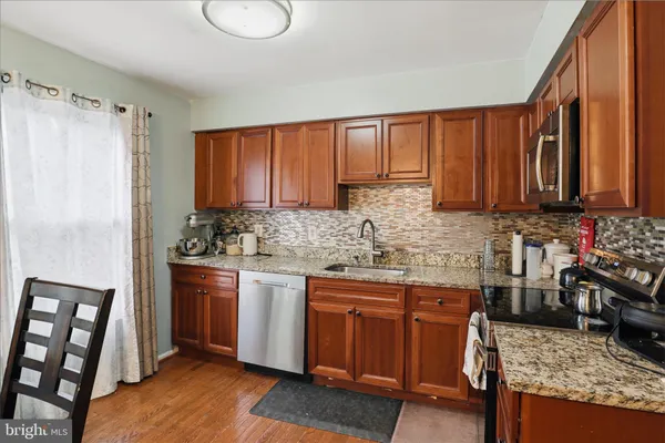 $2,850 | 459 Virginia Avenue, Herndon, VA 20170