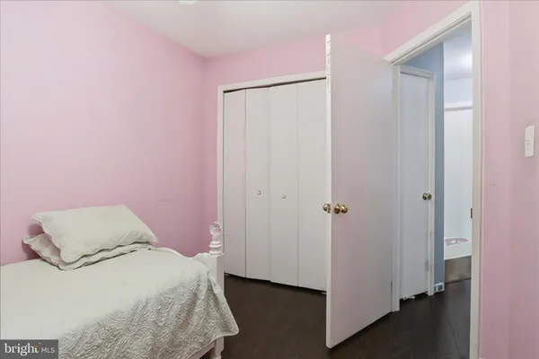 $2,850 | 459 Virginia Avenue, Herndon, VA 20170