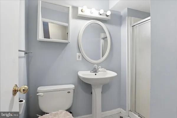 $2,850 | 459 Virginia Avenue, Herndon, VA 20170