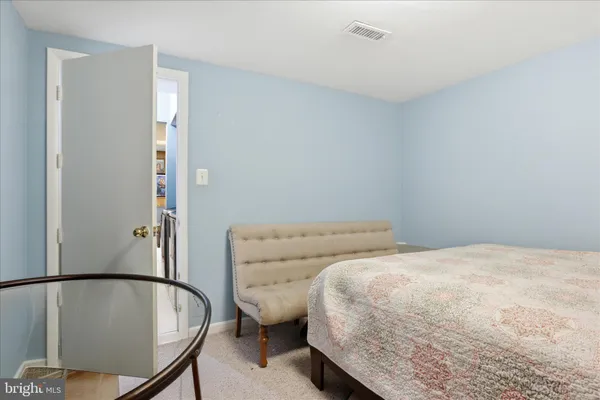 $2,850 | 459 Virginia Avenue, Herndon, VA 20170