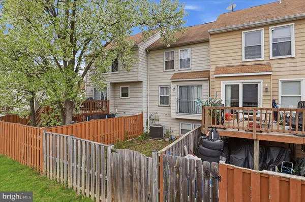 $2,850 | 459 Virginia Avenue, Herndon, VA 20170