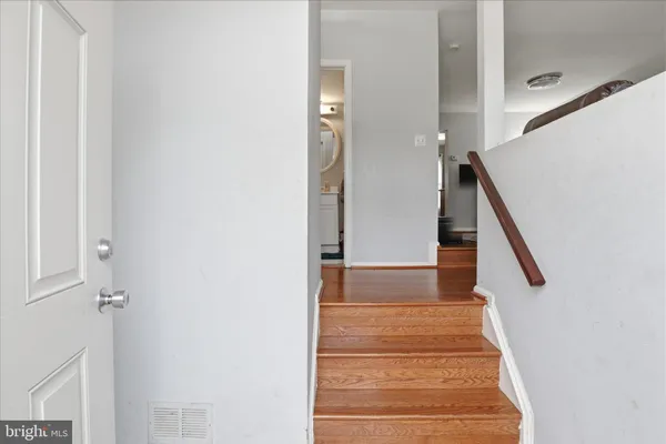 $2,850 | 459 Virginia Avenue, Herndon, VA 20170