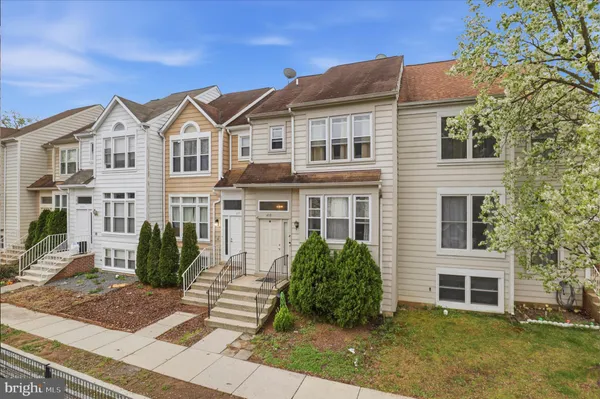 $2,850 | 459 Virginia Avenue, Herndon, VA 20170