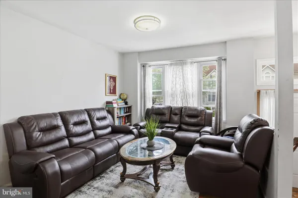 $2,850 | 459 Virginia Avenue, Herndon, VA 20170