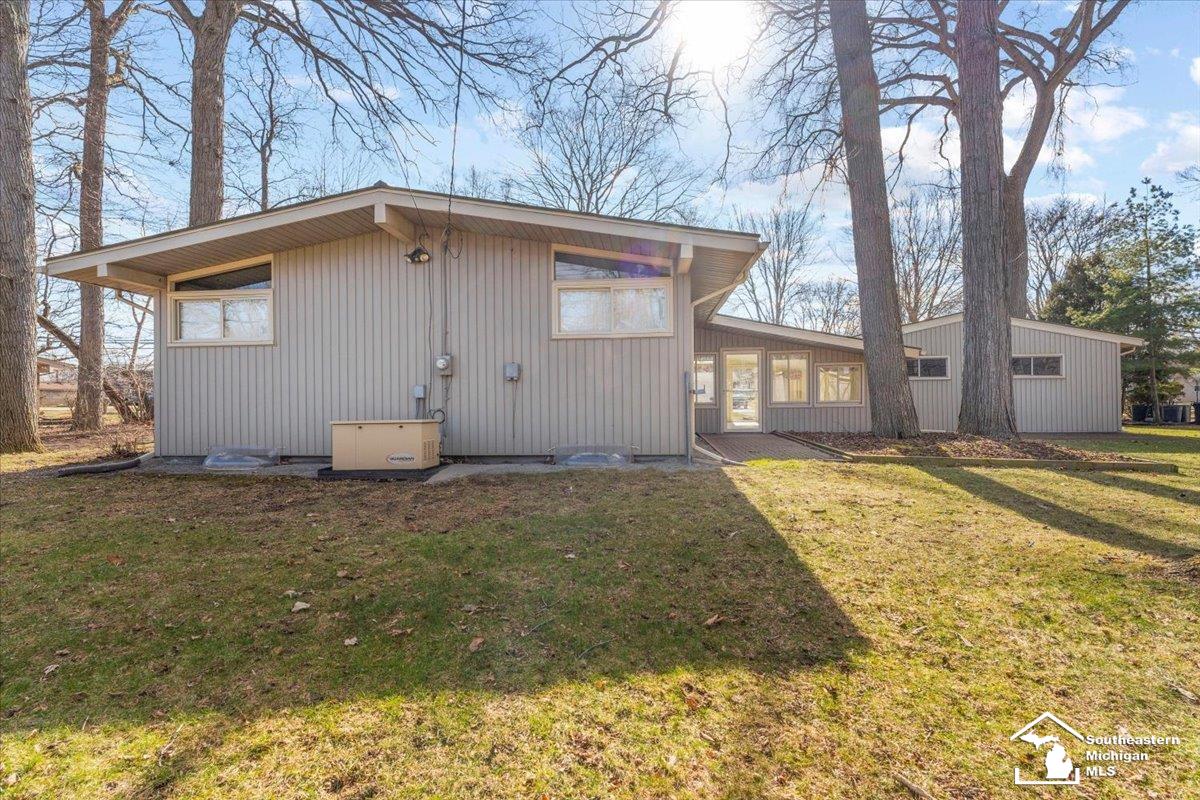 8436 Church Road Grosse Ile, MI 48138 - Photo 21 of 25 Gallery Image 21