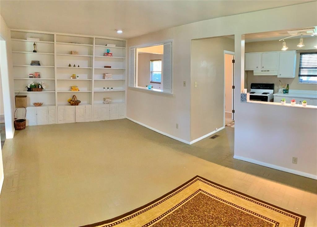 7961 Taunton Road Indianapolis, IN 46260 - Photo 4 of 19 Gallery Image 4