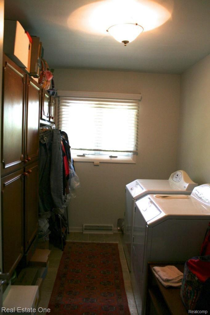 2545 Worcester Road West Bloomfield, MI 48323 - Photo 34 of 37 IMG_1097.jpg