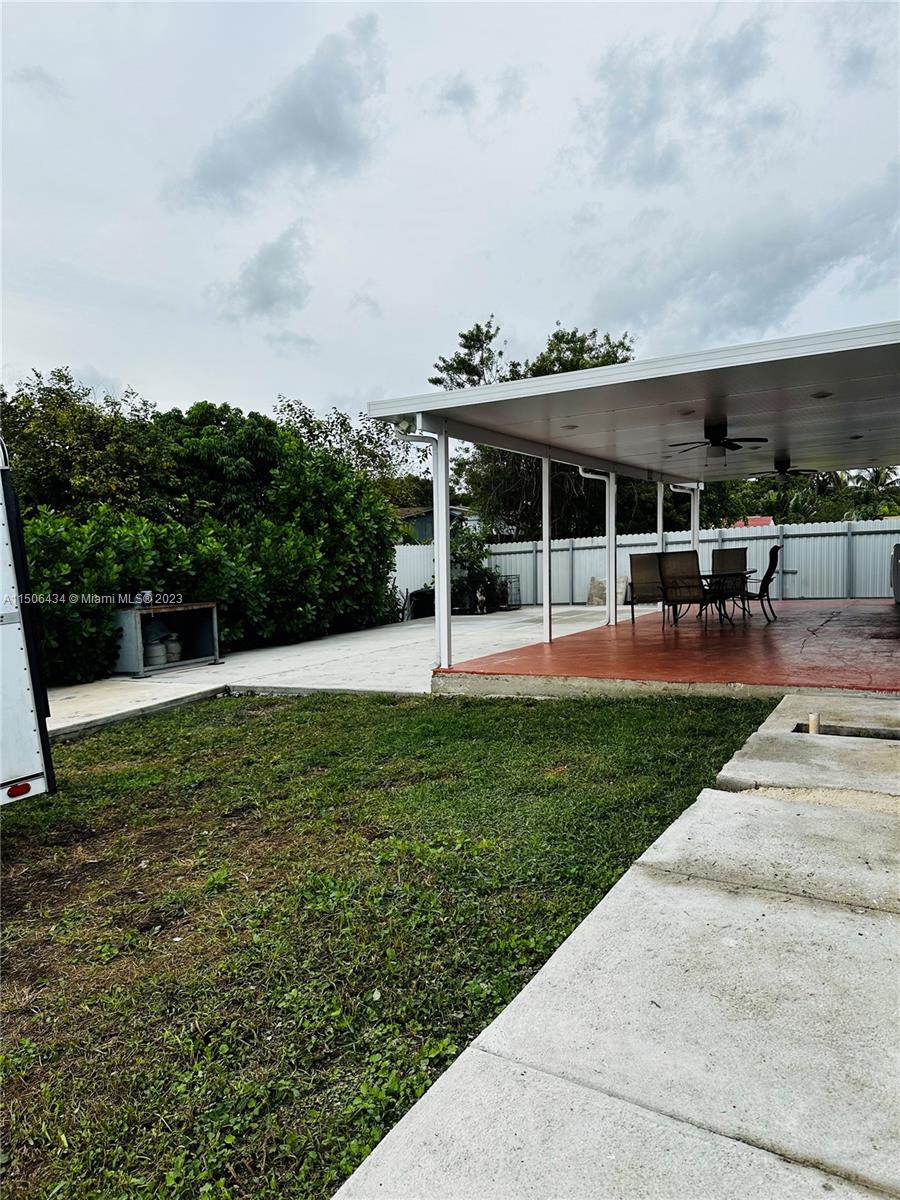 26232 Southwest 124th Place Homestead, FL 33032 - Photo 27 of 33 a view of a backyard