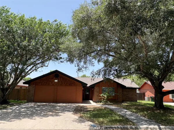 $269,800 | 1009 Bowie Street, Lockhart, TX 78644