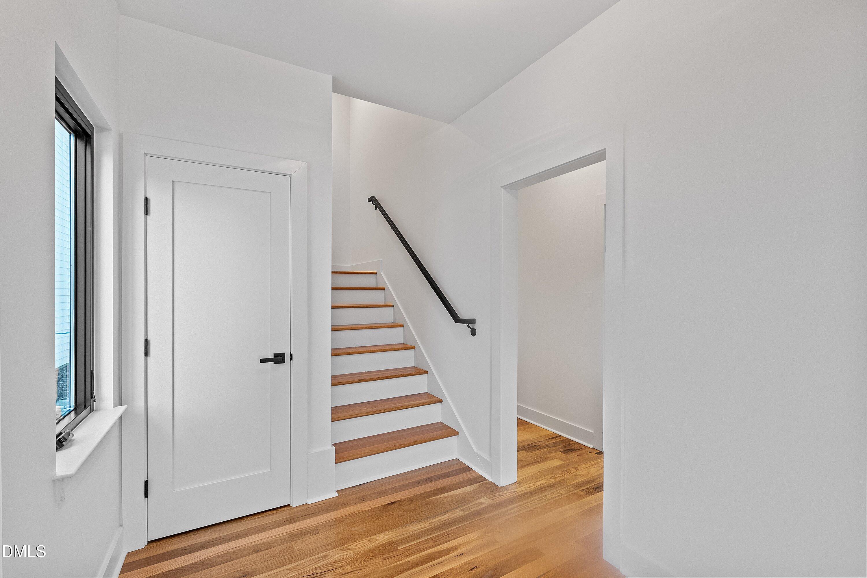 805 North Roxboro Street Durham, NC 27701 - Photo 5 of 76 FOYER