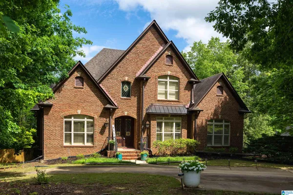 $585,800 | 8169 Carrington Drive, Trussville, AL 35173