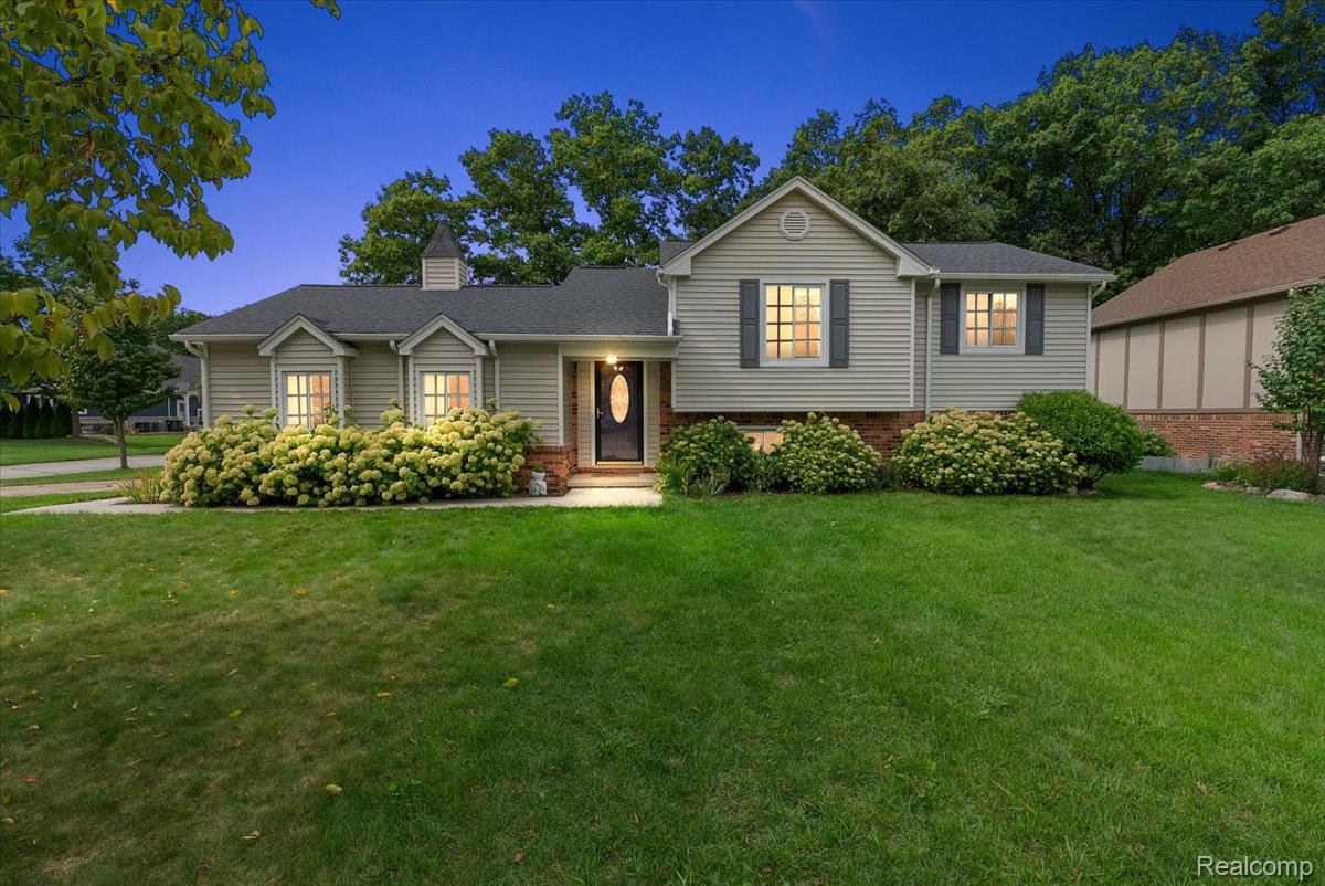 759 Kentucky Drive Rochester, MI 48307 - Photo 1 of 46 01-759 Kentucky-1.jpg