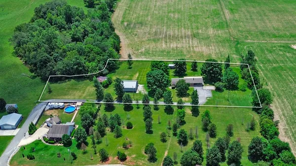 $389,900 | 200 Acorn Hill Drive, Sparta, TN 38583