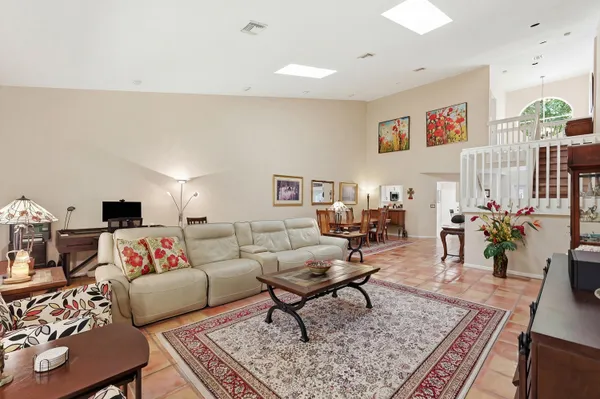 $574,999 | 4115 Carriage Drive, Unit P2, Pompano Beach, FL 33069