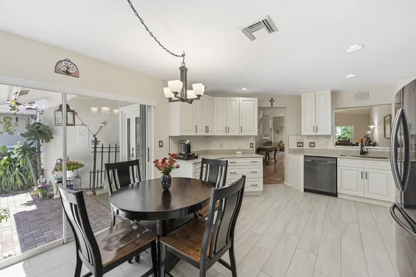 $574,999 | 4115 Carriage Drive, Unit P2, Pompano Beach, FL 33069