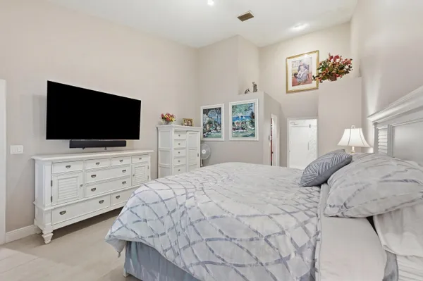 $574,999 | 4115 Carriage Drive, Unit P2, Pompano Beach, FL 33069