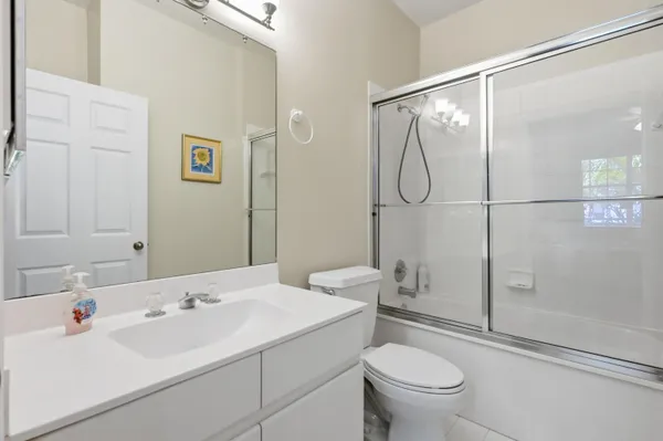 $574,999 | 4115 Carriage Drive, Unit P2, Pompano Beach, FL 33069