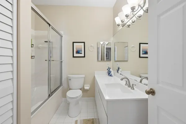 $574,999 | 4115 Carriage Drive, Unit P2, Pompano Beach, FL 33069