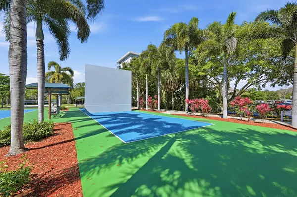 $574,999 | 4115 Carriage Drive, Unit P2, Pompano Beach, FL 33069